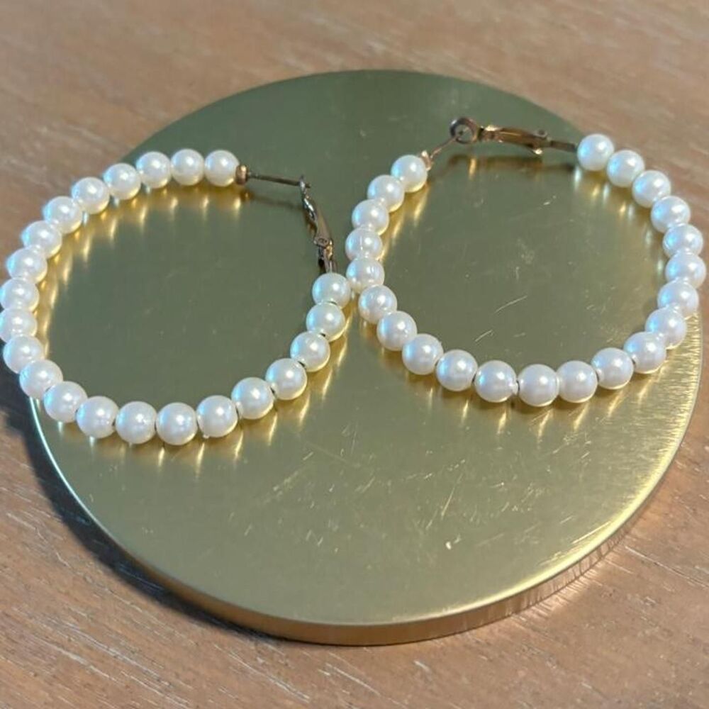 Unbranded Women's White and Gold Jewellery